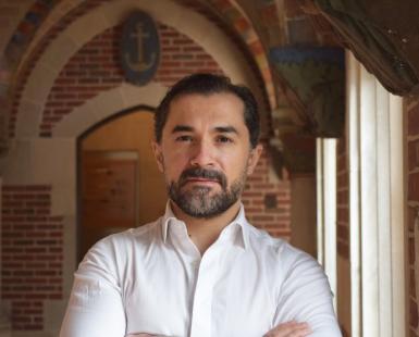 Ufuk Akcigit headshot